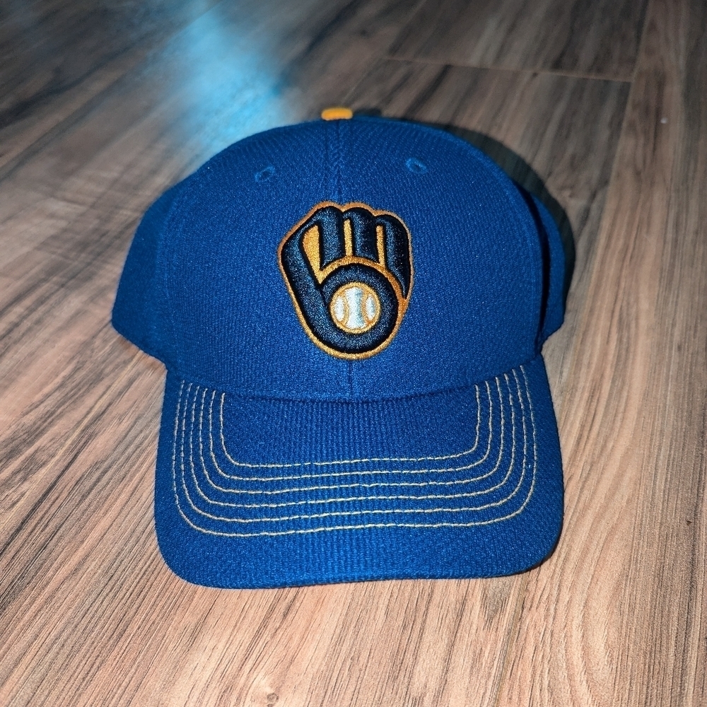 MLB Milwaukee Brewers Snapback hat. Adjustable Milwaukee Brewers hat.